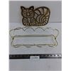 Image 1 : Brass Cat Wall Art & Foldable Metal Magazine Rack