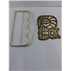 Image 2 : Brass Cat Wall Art & Foldable Metal Magazine Rack