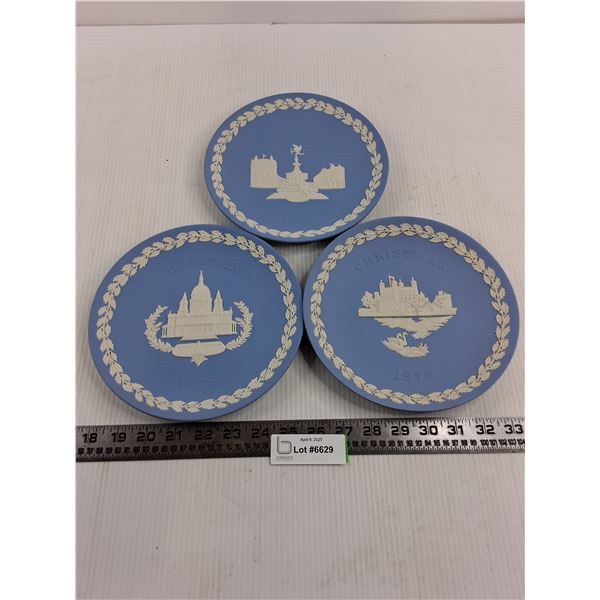 (3) Wedgwood Jasper Pale Blue Plates (Piccadilly Circus, Tower of London, St. Paul's Cathredal)