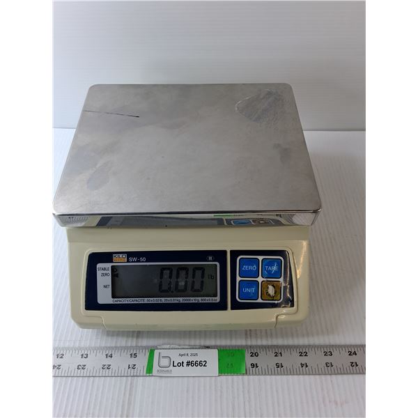 Kilo Tech SW-50 Scale-Powers On