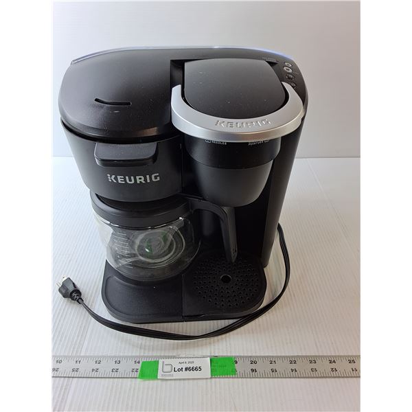 Keurig Coffeemaker- Powers On