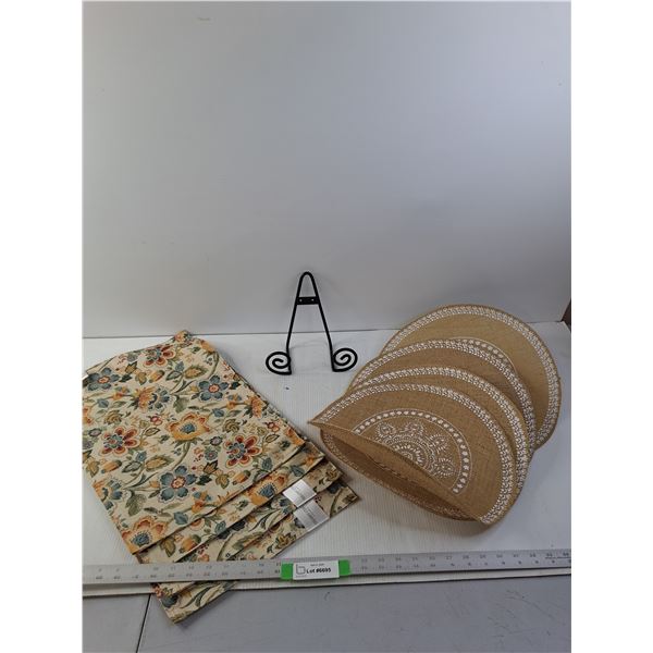 (8) Placemats and a Hanger