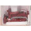 Image 2 : SpecCast 1:50 scale International TD-24 Diesel Crawler with original box