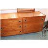 Image 2 : Mid century modern, six drawer mirrored dresser with non-original castors ( original feet not includ
