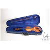 Image 11 : The Stentor Student One 4/4 violin with blue velvet lined hard case, includes case, bow and rosin. N