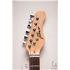 Image 5 : Pyle Ultra Stratocaster style guitar, SSS pickup configuration, missing Tremolo bar