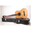 Image 1 : Beaver Creek Classic acoustic, silk strings, double walnut bridge with mother-of-pearl tuners. Inclu