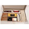 Image 2 : Vintage ATT H.O. scale model train set including power supply, engine, two pieces of rolling stock, 