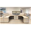 Image 2 : BOULEVARD 3 DESK WITH CUBICLE WALLS OFFICE DESK SYSTEM