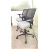 Image 2 : PAIR OF BLACK MESH BACK WITH GREY SEATS ADJUSTABLE OFFICE CHAIRS