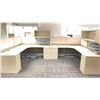 Image 2 : 5 DESKS WITH CUBICLE WALLS OFFICE WORK SPACE SYSTEM