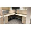 Image 2 : 4 DESKS WITH CUBICLE WALLS OFFICE WORK SPACE SYSTEM