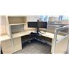 Image 2 : 2 DESKS WITH CUBICLE WALLS OFFICE WORK SPACE SYSTEM