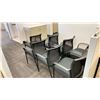 Image 2 : GROUP OF 7 BLACK MESH BACK OFFICE CLIENT CHAIRS