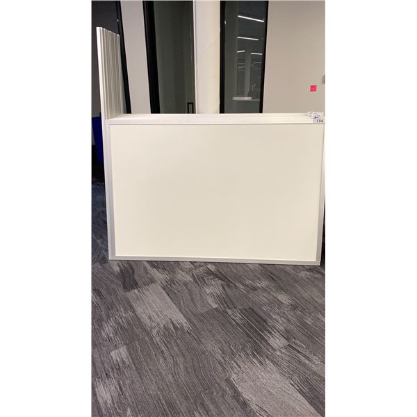 GROUP OF 5 LARGE WHITE W/ALUMINIUM FRAMES OFFICE PANELS - 6FT ACROSS X 4FT WIDE WITH 2FT ARM