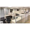 Image 3 : 4 DESKS WITH CUBICLE WALLS OFFICE WORK SPACE SYSTEM