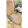 Image 4 : GROUP OF 11 ASSORTED OFFICE CHAIRS *SOME MINOR CONDITION ISSUES PRESENT*