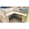 Image 2 : 2 DESKS WITH CUBICLE WALLS OFFICE WORK STATION SYSTEM