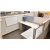 Image 3 : 2 DESKS WITH CUBICLE WALLS OFFICE WORK STATION SYSTEM