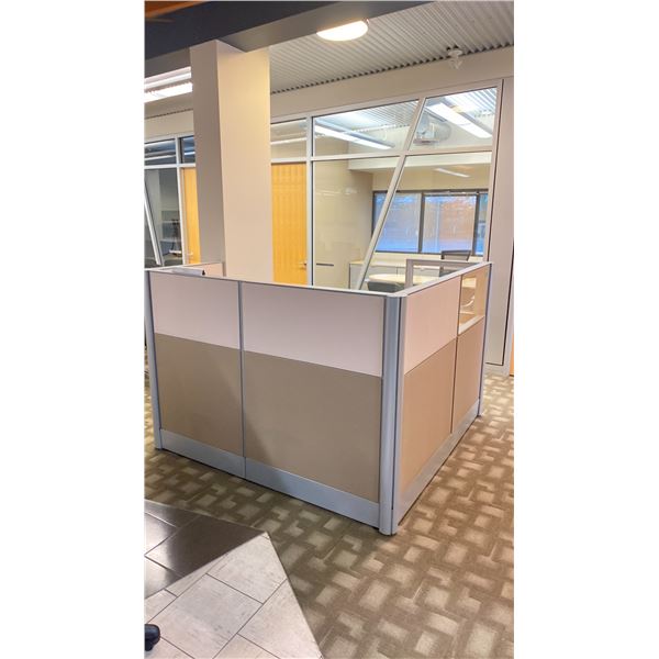 SINGLE DESK WITH CUBICLE WALLS OFFICE WORK STATION SYSTEM