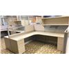 Image 2 : 6 DESKS DOUBLE SIDED WITH CUBICLE WALLS OFFICE WORK STATION SYSTEM