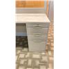 Image 4 : 4 DESKS DOUBLE SIDED WITH CUBICLE WALLS OFFICE WORK STATION SYSTEM