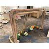 Image 2 : 2 SPORTS NETS AND ASSORTED BALLS