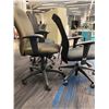 Image 3 : GROUP OF 4 ASSORTED OFFICE CHAIRS