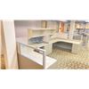 Image 2 : 3 DESKS WITH CUBICLE WALLS OFFICE WORK SPACE SYSTEM