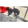 Image 2 : GROUP LOT OF 10 BLACK CHAIRS
