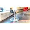 Image 2 : 4' ROUND TABLE WITH METAL BASE