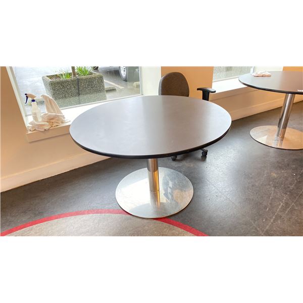 4' ROUND TABLE WITH METAL BASE