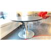 Image 2 : 4' ROUND TABLE WITH METAL BASE