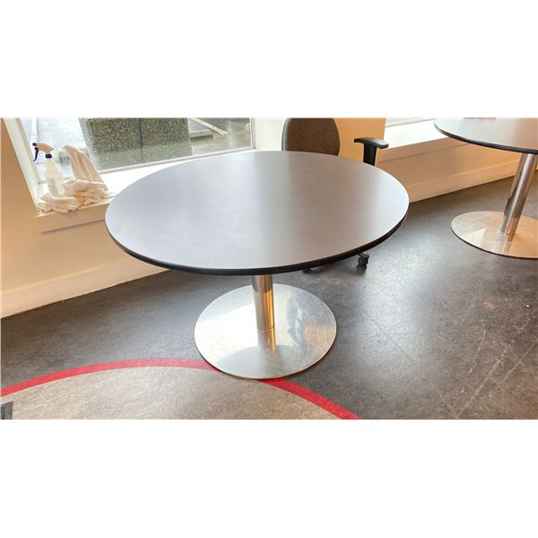 4' ROUND TABLE WITH METAL BASE