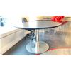 Image 2 : 4' ROUND TABLE WITH METAL BASE