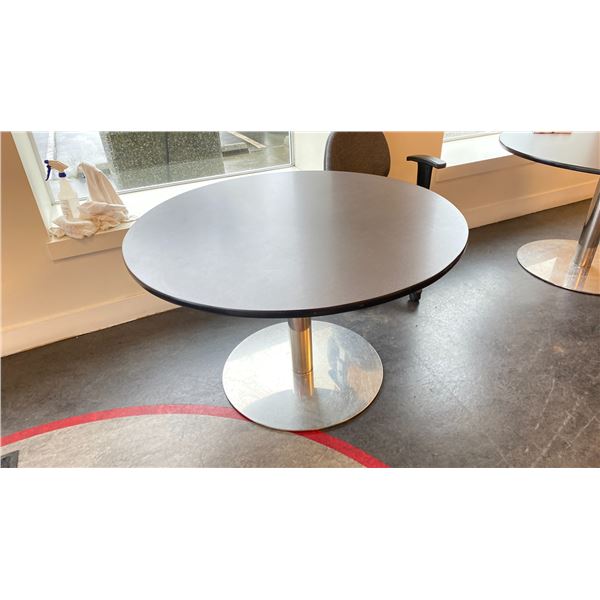 4' ROUND TABLE WITH METAL BASE