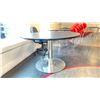 Image 2 : 4' ROUND TABLE WITH METAL BASE