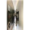 Image 2 : 75" SAMSUNG TV WITH WALL MOUNT AND REMOTE