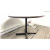 Image 2 : 42" ROUND TABLE