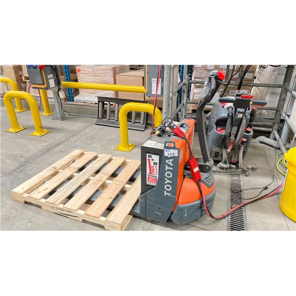 TOYOTA POWER PALLET DOLLY MODEL 8HBW23. 4500 LB CAPACITY NO BUILT IN CHARGER, NO CHARGER INCLUDED