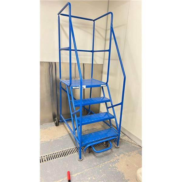 3' MOBILE STEP LADDER LOCATED IN SACHET ROOM 3