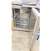 Image 2 : VWR OVEN MODEL 89511-406 3.7 CUBIC FT. USED FOR CONSISTENT TEMPERATURE CHECKS