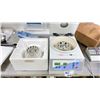 Image 2 : VWR CLINICAL 200 CENTRIFUGE. COMES WITH 2 DRUMS.