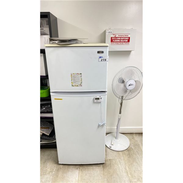 PREMIERE 24" BAR FRIDGE AND PEDESTAL FAN