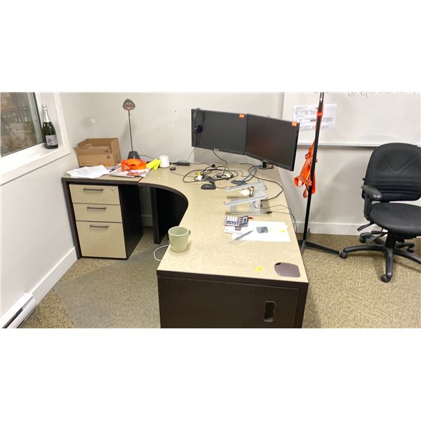 2 X 66" CORNER DESKS WITH MOBILE OFFICE CARTS, 4' DESK, 4 X LENOVO MONITORS, ASST OFFICE TYPE