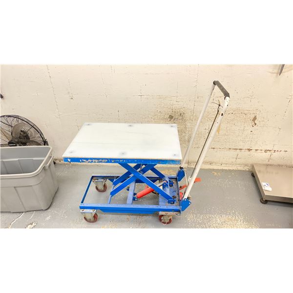 MANUAL LIFT TABLE ON WHEELS 150 KG CAPACITY MODEL BS15 LOCATED IN PRE-WEIGH ROOM