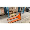 Image 2 : ECO TRANSPALLET DOLLY 4400 LB CAPACITY WITH BUILT IN SCALE FOR KG/LB