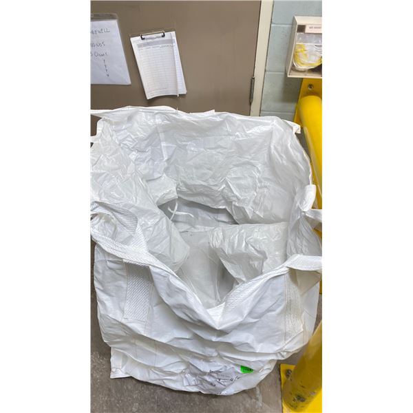 APPROX 8 BAGWELL BULK CONTAINER BAGS. 35X35X42" WITH 1000 KG SAFE WORKING LOAD CAPACITY