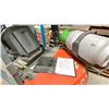 Image 4 : TOYOTA 25 PROPANE FORKLIFT. MODEL 7FGU25, 189" LIFT, 3750 LBS CAPACITY, HOURS READ APPROX 5202,