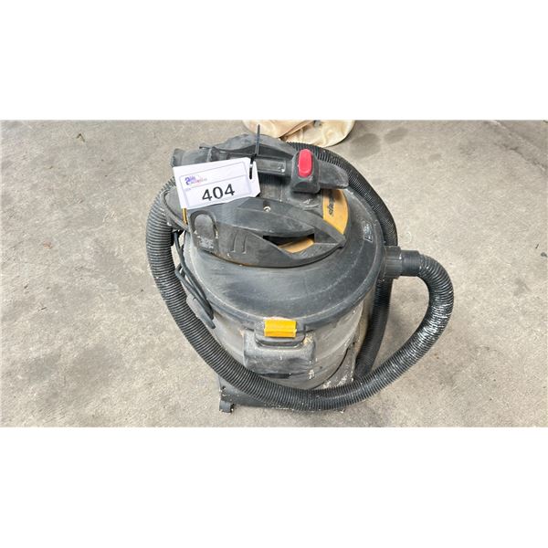 2 VACUUMS. SHOP-VAC SVX2 AND MAXIM 30L NO ATTACHMENTS